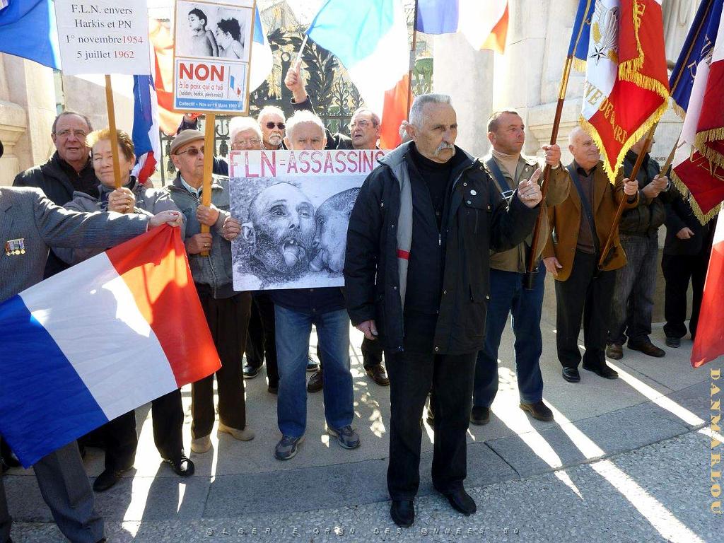 2012 03 10 NIMES MANIF CONTRE COLLOQUE DU FLN (47) PAR GV.JPG